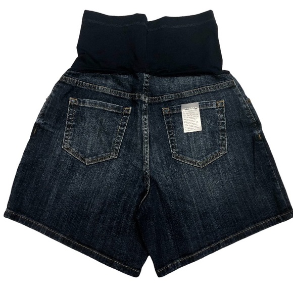 NWT Liz Lange Maternity Denim Shorts, Size Medium - Picture 2 of 9